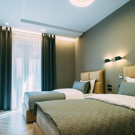 Hotel Stela Center Tirana Bagian luar foto